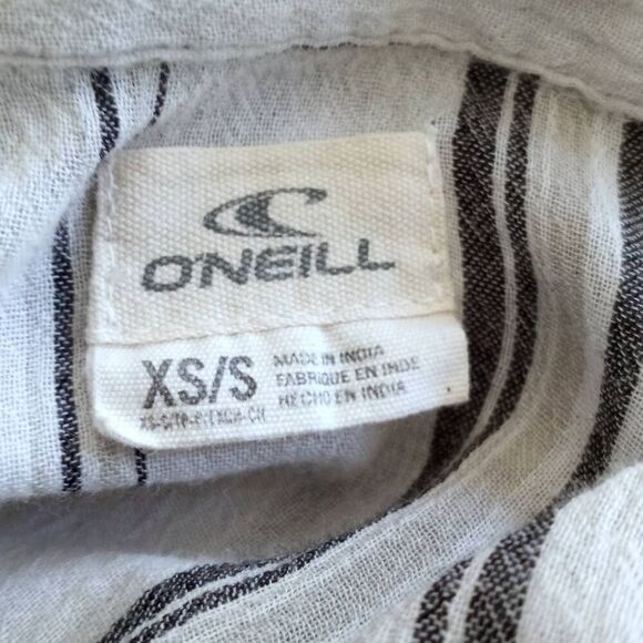 O'NEILL WHITE & GRAY STRIPE BUTTON DOWN SHIRT SZ.XS/S GUC. - Picture 4 of 4